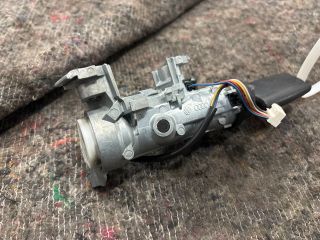 bontott VW GOLF VII Gyújtáskapcsoló Házzal