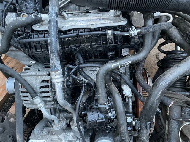 bontott VW GOLF VII Motor (Fűzött blokk hengerfejjel)