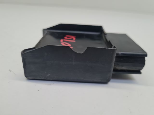 bontott VW GOLF VII Üzemanyag Szivattyú Relé