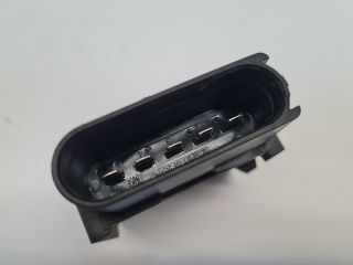 bontott VW GOLF VII Üzemanyag Szivattyú Relé