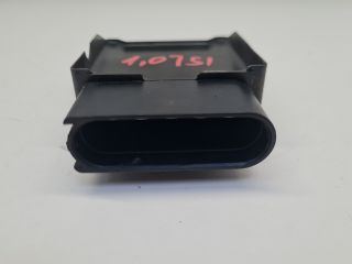 bontott VW GOLF VII Üzemanyag Szivattyú Relé