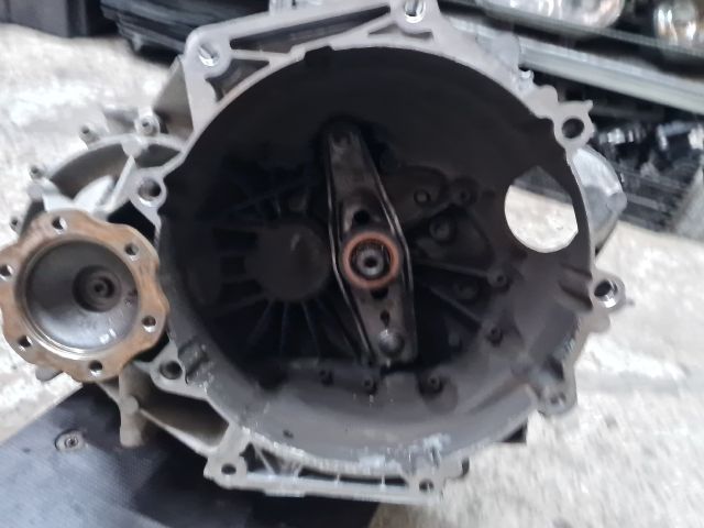 bontott VW GOLF VII Váltó (Mechanikus)