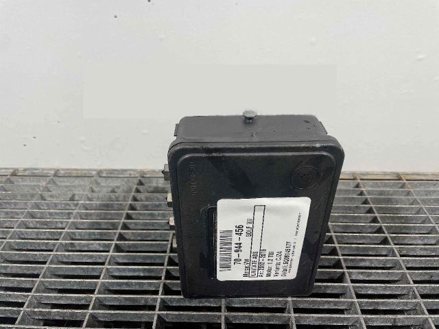 bontott VW GOLF VII ABS Kocka