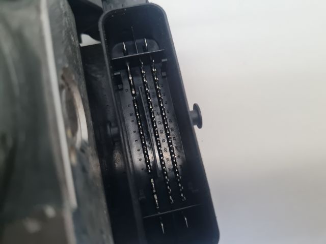 bontott VW GOLF VII ABS Kocka