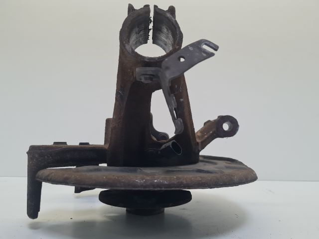 bontott VW GOLF VII Bal első Csonkállvány Kerékaggyal