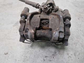 bontott VW GOLF VII Bal hátsó Féknyereg Munkahengerrel