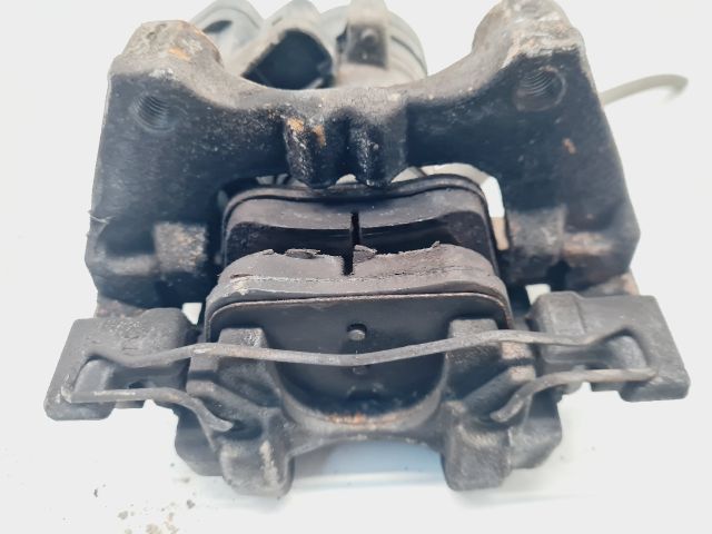 bontott VW GOLF VII Bal hátsó Féknyereg Munkahengerrel