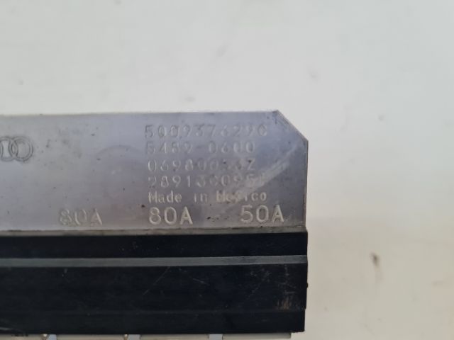 bontott VW GOLF VII Biztosítéktábla Motortér