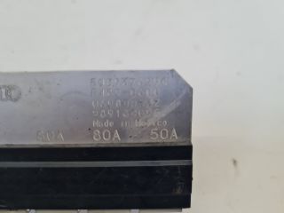 bontott VW GOLF VII Biztosítéktábla Motortér