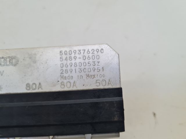 bontott VW GOLF VII Biztosítéktábla Motortér