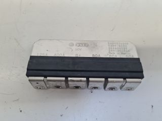 bontott VW GOLF VII Biztosítéktábla Motortér