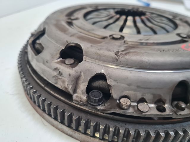 bontott VW GOLF VII Egytömegű Lendkerék