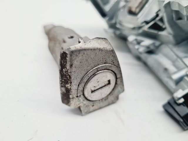 bontott VW GOLF VII Gyújtáskapcsoló Házzal