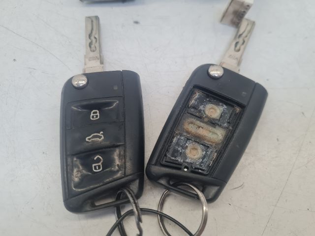 bontott VW GOLF VII Gyújtáskapcsoló Házzal