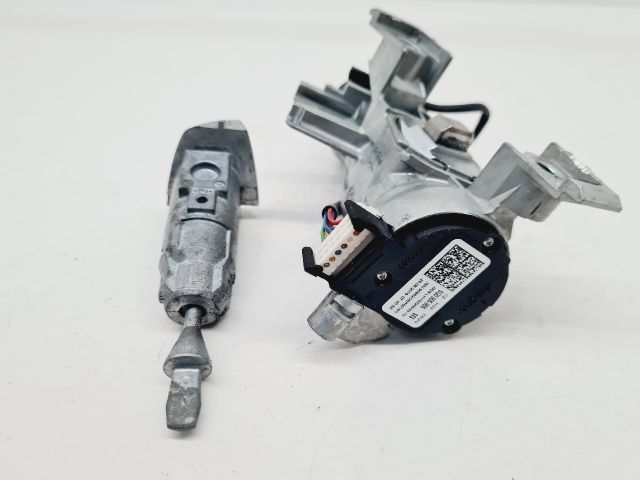 bontott VW GOLF VII Gyújtáskapcsoló Házzal