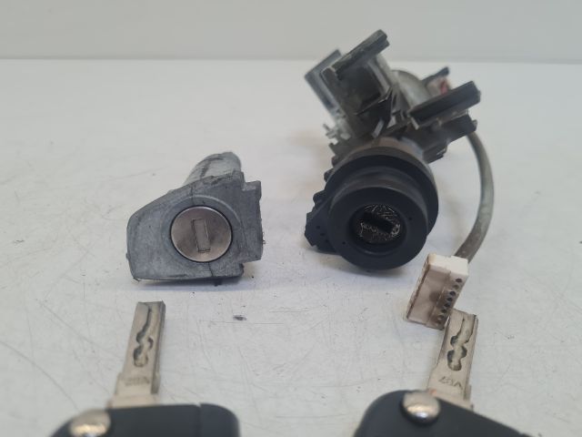 bontott VW GOLF VII Gyújtáskapcsoló Házzal