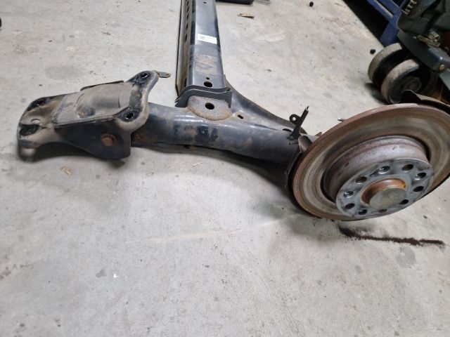 bontott VW GOLF VII Hátsó Híd (Tárcsafékes)