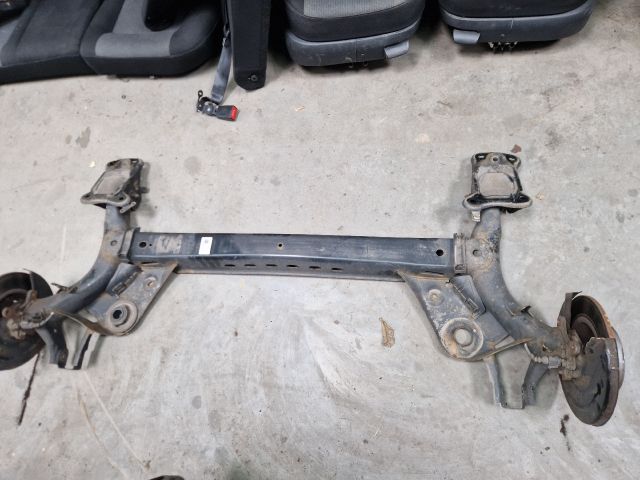 bontott VW GOLF VII Hátsó Híd (Tárcsafékes)