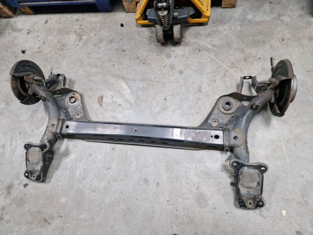 bontott VW GOLF VII Hátsó Híd (Tárcsafékes)