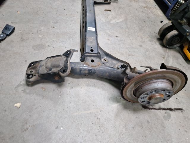 bontott VW GOLF VII Hátsó Híd (Tárcsafékes)