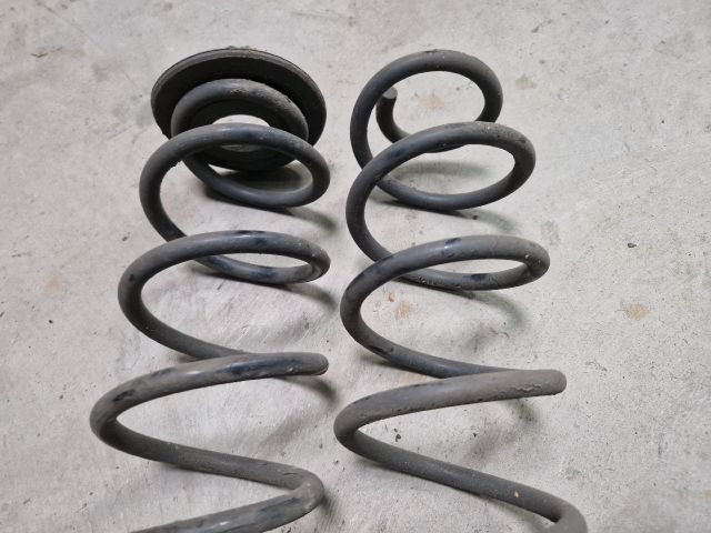 bontott VW GOLF VII Hátsó Rugó Pár