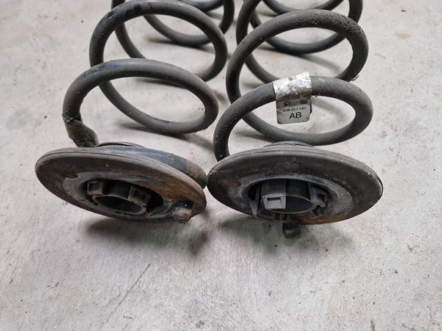 bontott VW GOLF VII Hátsó Rugó Pár