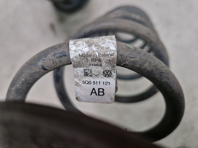 bontott VW GOLF VII Hátsó Rugó Pár