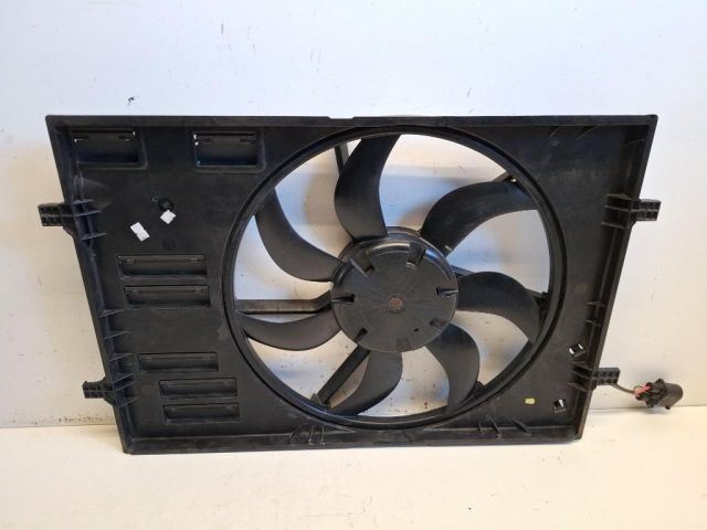 bontott VW GOLF VII Hűtőventilátor