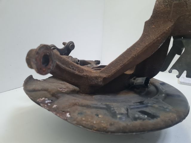 bontott VW GOLF VII Jobb első Csonkállvány Kerékaggyal