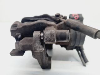 bontott VW GOLF VII Jobb hátsó Féknyereg Munkahengerrel