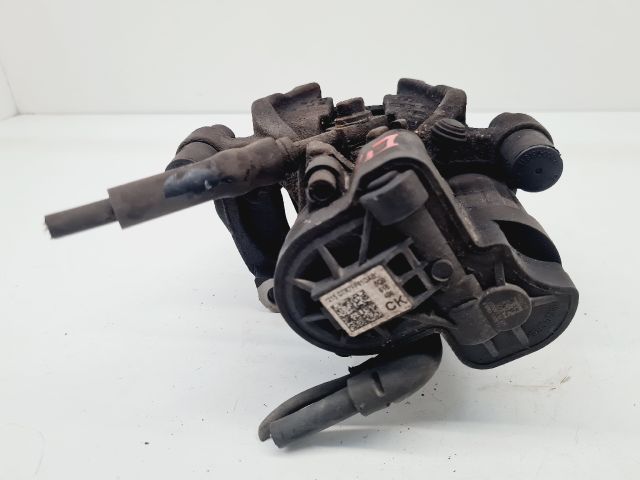 bontott VW GOLF VII Jobb hátsó Féknyereg Munkahengerrel