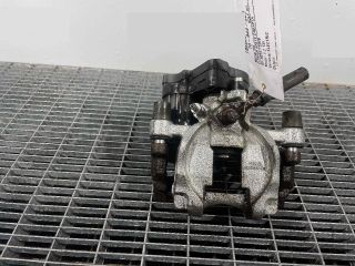 bontott VW GOLF VII Jobb hátsó Féknyereg Munkahengerrel