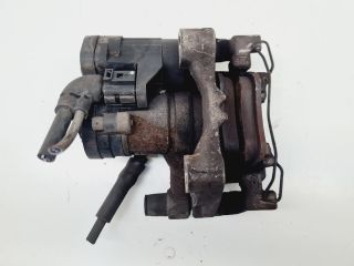 bontott VW GOLF VII Jobb hátsó Féknyereg Munkahengerrel