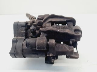 bontott VW GOLF VII Jobb hátsó Féknyereg Munkahengerrel