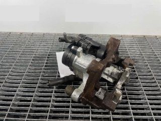 bontott VW GOLF VII Jobb hátsó Féknyereg Munkahengerrel