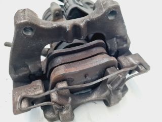 bontott VW GOLF VII Jobb hátsó Féknyereg Munkahengerrel