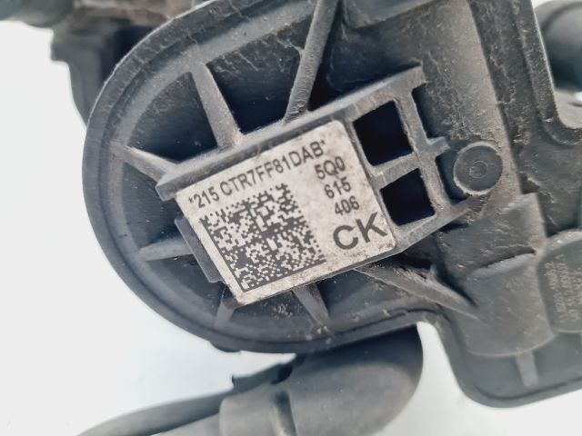 bontott VW GOLF VII Jobb hátsó Féknyereg Munkahengerrel