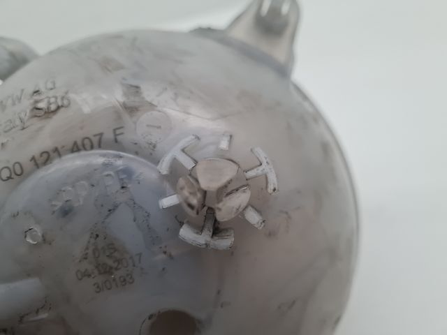 bontott VW GOLF VII Kiegyenlítő Tartály