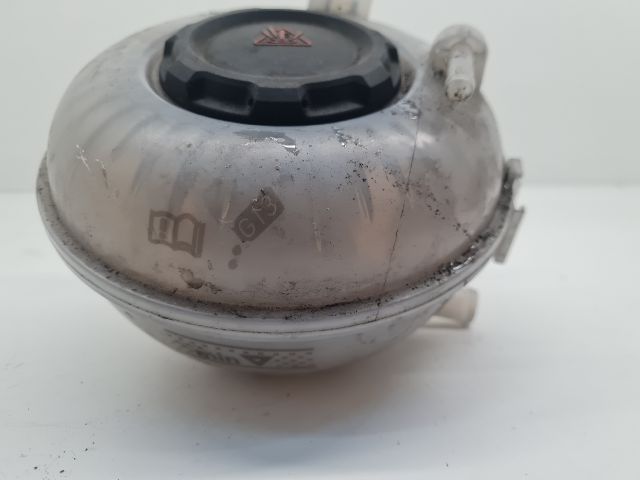 bontott VW GOLF VII Kiegyenlítő Tartály