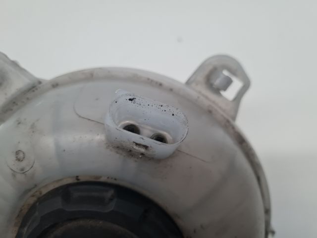 bontott VW GOLF VII Kiegyenlítő Tartály