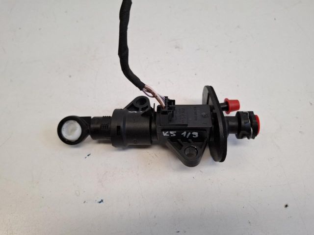 bontott VW GOLF VII Kuplung Munkahenger