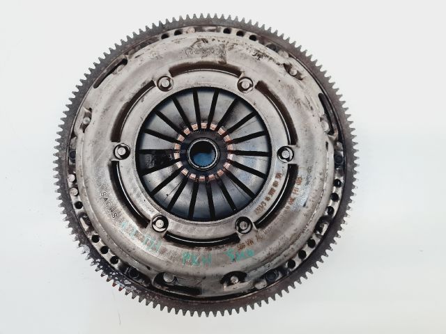 bontott VW GOLF VII Kuplung Szett Lendkerékkel