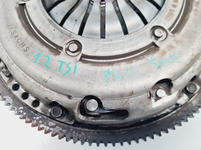 bontott VW GOLF VII Kuplung Szett Lendkerékkel