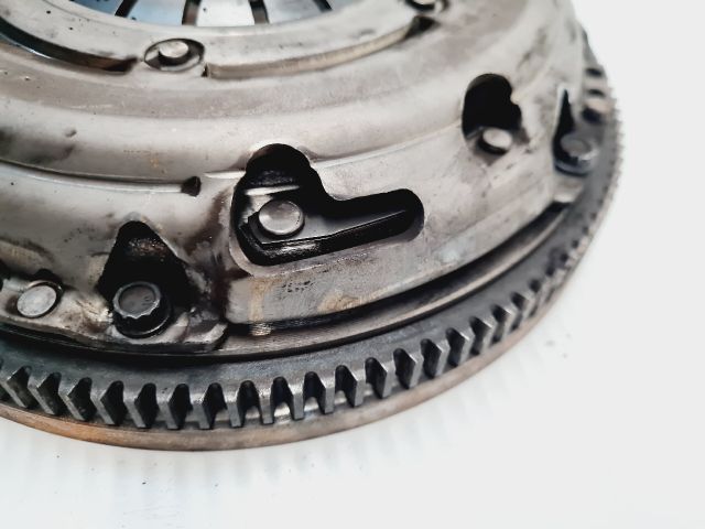 bontott VW GOLF VII Kuplung Szett Lendkerékkel