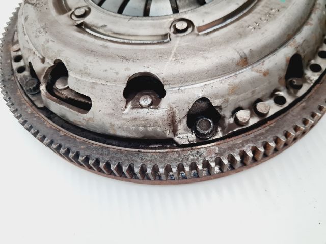 bontott VW GOLF VII Kuplung Szett Lendkerékkel