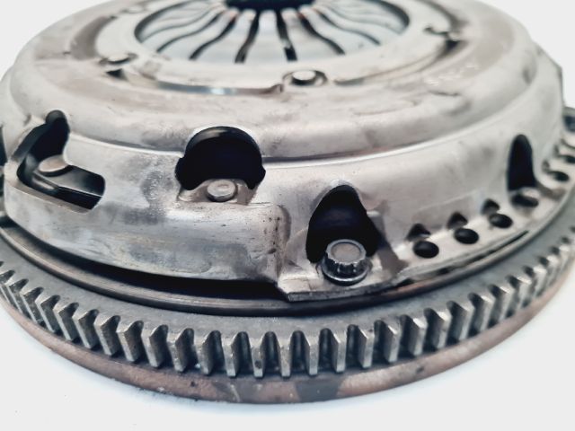 bontott VW GOLF VII Kuplung Szett Lendkerékkel