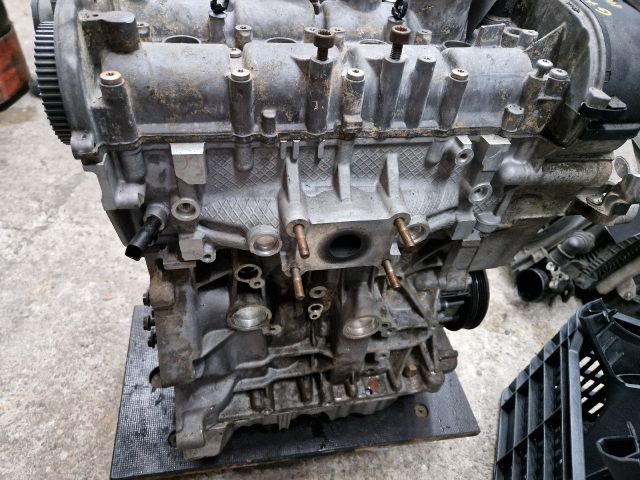 bontott VW GOLF VII Motor (Fűzött blokk hengerfejjel)