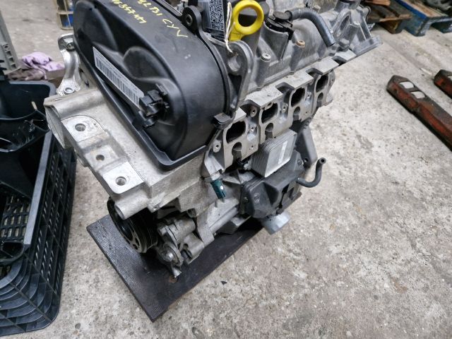 bontott VW GOLF VII Motor (Fűzött blokk hengerfejjel)