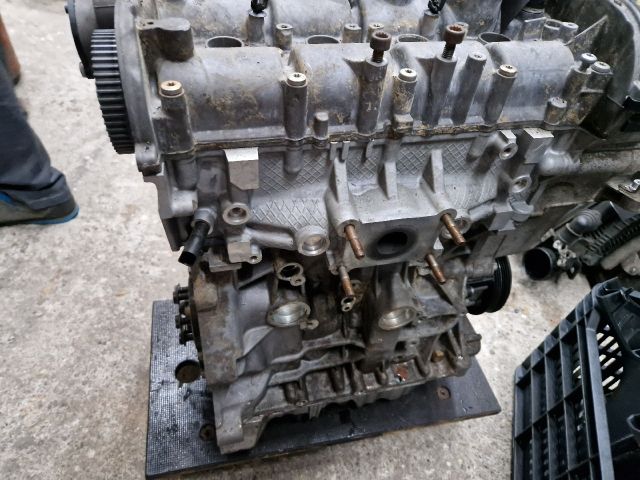 bontott VW GOLF VII Motor (Fűzött blokk hengerfejjel)