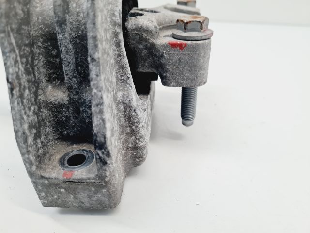 bontott VW GOLF VII Motor Tartó Bak (Fém)